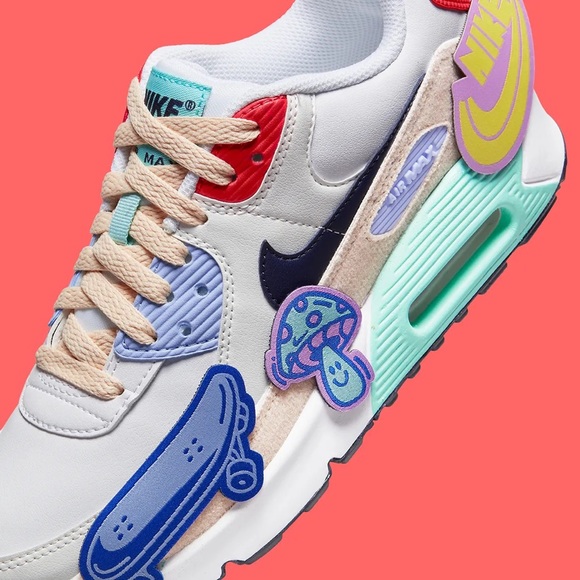 Nike Air Max 90 LTR SE
Boys' Grade School - Picture 5 of 7